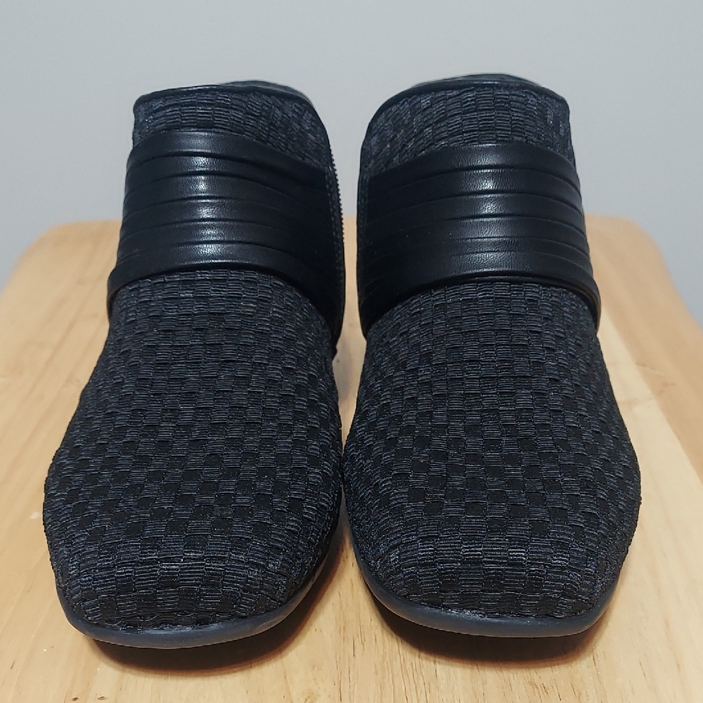 Comfortview Woven Black Ankle Booties Size 10W - Picture 2 of 8